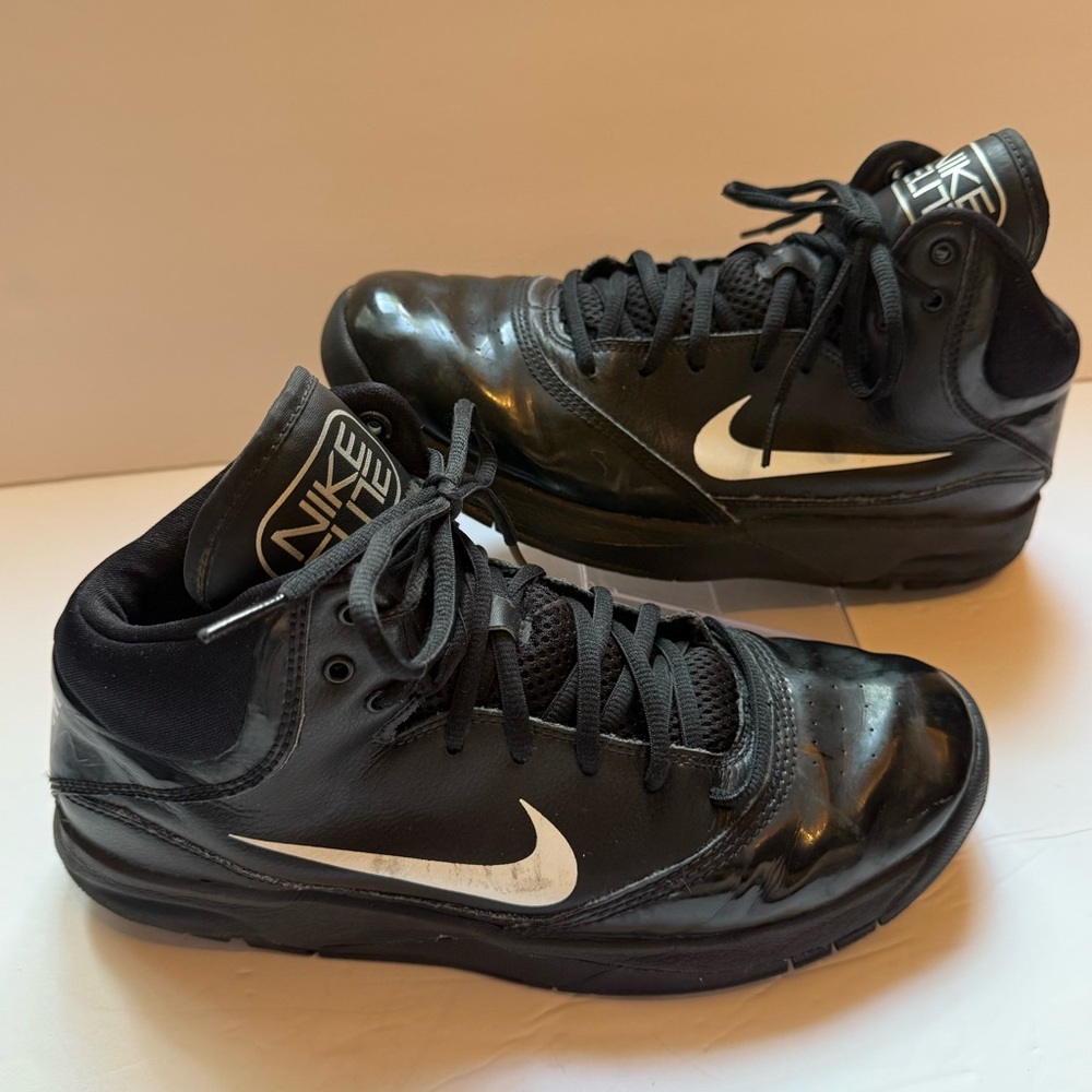 Nike Elite Basketball Sneakers